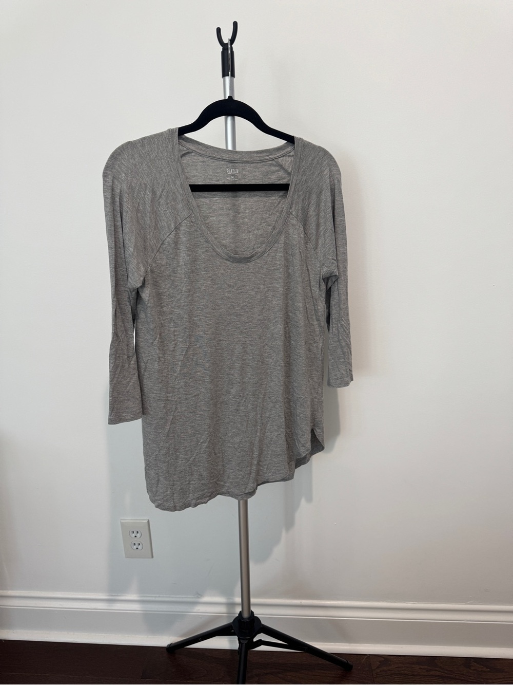 a.n.a Gray Scoop Neck Long Sleeve Tee